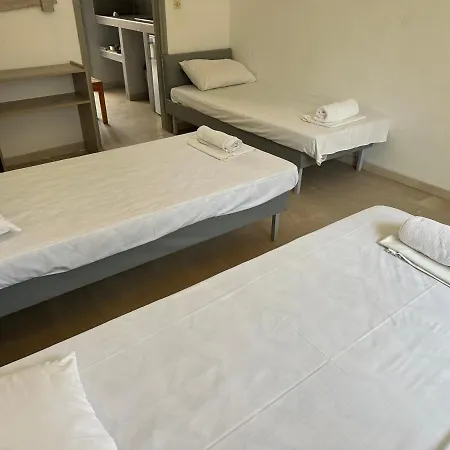 Full House 招待所