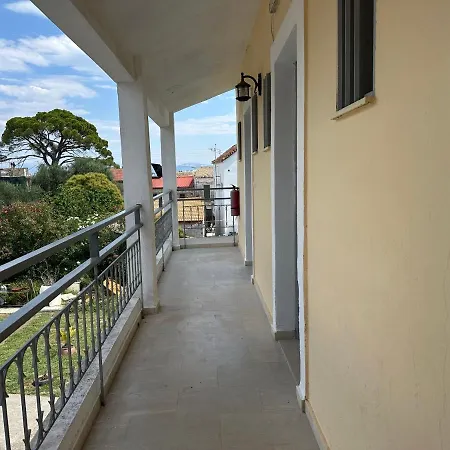 Full House 招待所 3*