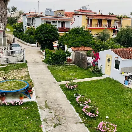 Full House 招待所 3*