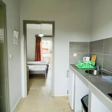 Full House 招待所